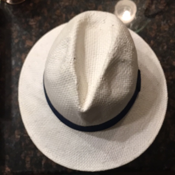 Saks Fifth Avenue Accessories - Saks Fifth Avenue-Italy White Straw Women’s Hat